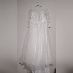 Davids Bridal long sleeve wedding dress 16w